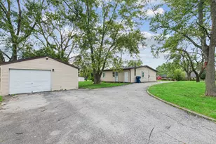 1759 222nd Pl, Sauk Village, IL 60411 - Photo 18