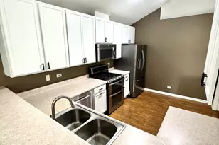 2307 Twilight Dr, Aurora, IL 60503 - Photo 10