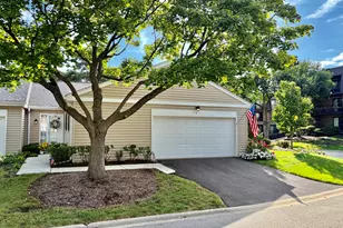 7 The Ct Of Greenway, Northbrook, IL 60062 - Photo 1