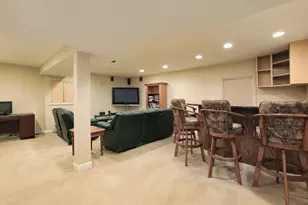 7 The Ct Of Greenway, Northbrook, IL 60062 - Photo 10
