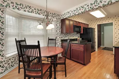 7 The Court Of Greenway, Northbrook, IL 60062 - Photo 2