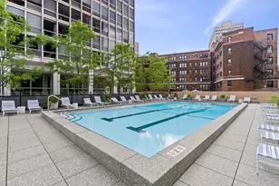 2400 N Lakeview Ave, Chicago, IL 60614 - Photo 10