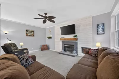 1481 Farmstead Lane, Dekalb, IL 60115 - Photo 18