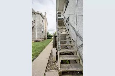 217 S 3rd Street #2, Dekalb, IL 60115 - Photo 2