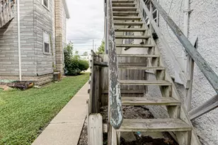 217 S 3rd St, Dekalb, IL 60115 - Photo 2