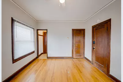 217 S 3rd Street #2, Dekalb, IL 60115 - Photo 4