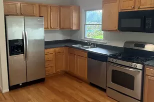 662 Walnut Rd, Wauconda, IL 60084 - Photo 2