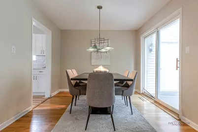 216 Valley View Court, Wilmette, IL 60091 - Photo 4