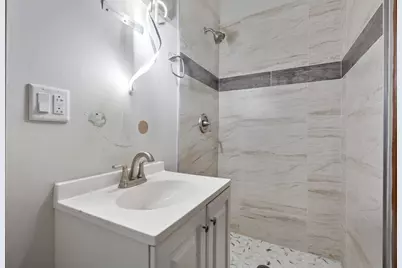 8035 S Oglesby Avenue, Chicago, IL 60617 - Photo 12