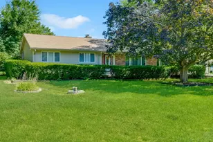 2226 Shannondale Rd, Libertyville, IL 60048 - Photo 1