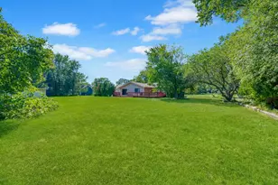 2226 Shannondale Rd, Libertyville, IL 60048 - Photo 24