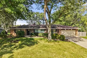1930 Stephen St, Aurora, IL 60502 - Photo 2