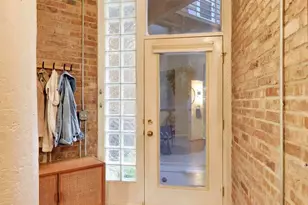 1235 W George St, Chicago, IL 60657 - Photo 4