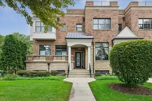 195 N Hickory Ave, Arlington Heights, IL 60004 - Photo 1