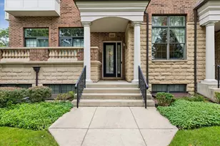 195 N Hickory Ave, Arlington Heights, IL 60004 - Photo 2