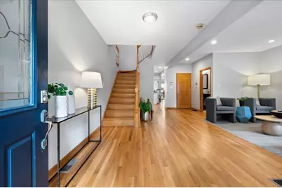 1930 W Wolfram Street, Chicago, IL 60657 - Photo 4