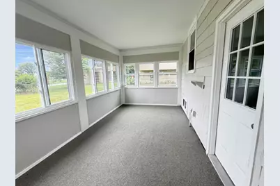 402 S 13th Avenue, Saint Charles, IL 60174 - Photo 6