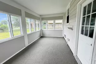 402 S 13th Ave, Saint Charles, IL 60174 - Photo 6