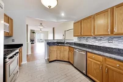 939 Charlela Lane #939, Elk Grove Village, IL 60007 - Photo 8