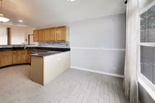 939 Charlela Ln, Elk Grove Village, IL 60007 - Photo 10