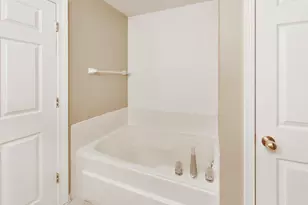 939 Charlela Ln, Elk Grove Village, IL 60007 - Photo 18
