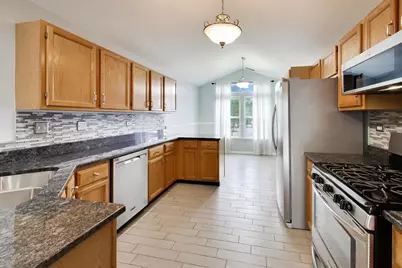 939 Charlela Lane #939, Elk Grove Village, IL 60007 - Photo 6