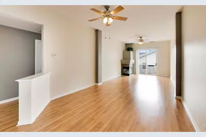 939 Charlela Lane #939, Elk Grove Village, IL 60007 - Photo 4