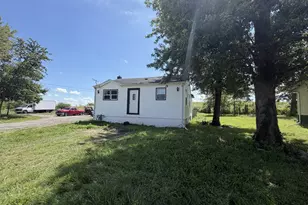 1061 W Goodenow Rd, Beecher, IL 60401 - Photo 1