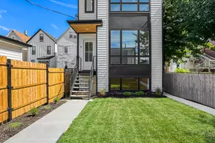 1728 N Sawyer Ave, Chicago, IL 60647 - Photo 2