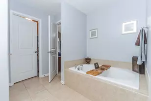 1325 Berkley Rd, Normal, IL 61761 - Photo 20