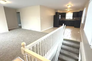 796 E 163rd St, South Holland, IL 60473 - Photo 2