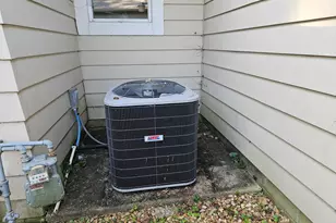305 Fife St, Carrier Mills, IL 62917 - Photo 8