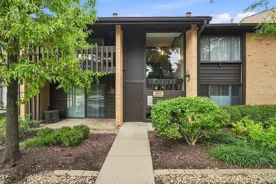 6109 Knoll Wood Road #102, Willowbrook, IL 60527 - Photo 2