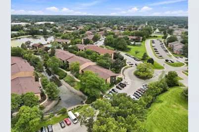 6109 Knoll Wood Road #102, Willowbrook, IL 60527 - Photo 12
