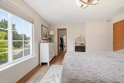 689 Fieldcrest Drive #B, South Elgin, IL 60177 - Photo 16