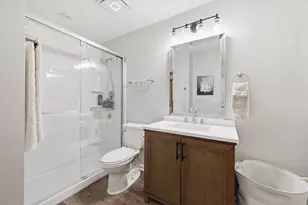 689 Fieldcrest Dr, South Elgin, IL 60177 - Photo 18