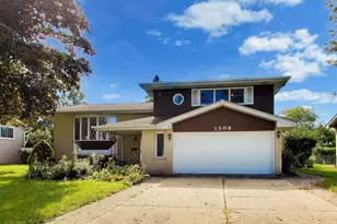 1509 E Thayer St, Mount Prospect, IL 60056 - Photo 1