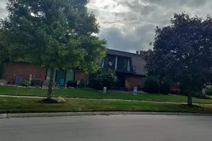 2 Cour La Salle, Palos Hills, IL 60465 - Photo 1