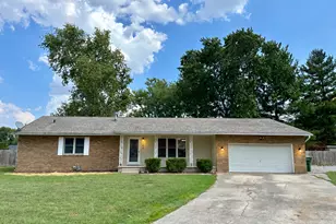 142 Fielder Dr, Salem, IL 62881 - Photo 1