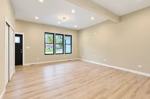201 Capri Dr Dr, Round Lake, IL 60073 - Photo 4