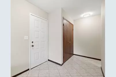 6157 Willowhill Road #D, Willowbrook, IL 60527 - Photo 10