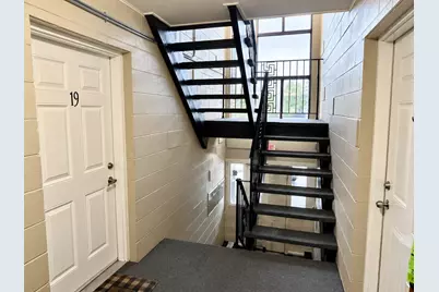 9307 W Irving Park Road #20, Schiller Park, IL 60176 - Photo 8
