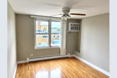 9307 W Irving Park Road #20, Schiller Park, IL 60176 - Photo 4