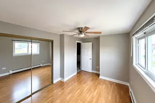 9307 W Irving Park Rd, Schiller Park, IL 60176 - Photo 2