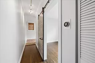 871 W Cornelia Ave, Chicago, IL 60657 - Photo 10