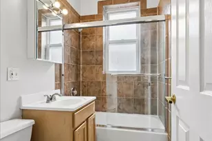 871 W Cornelia Ave, Chicago, IL 60657 - Photo 8