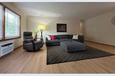 914 W St. James Street #1, Arlington Heights, IL 60005 - Photo 4