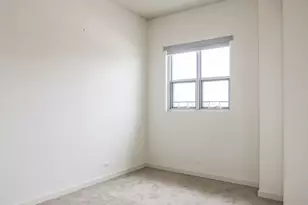 910 W Huron St, Chicago, IL 60642 - Photo 8