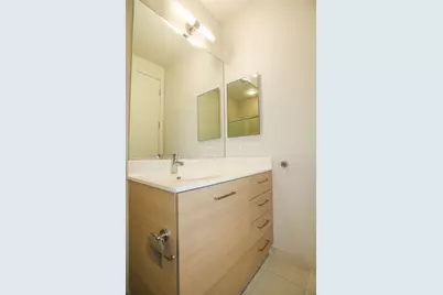 910 W Huron Street #802, Chicago, IL 60642 - Photo 10