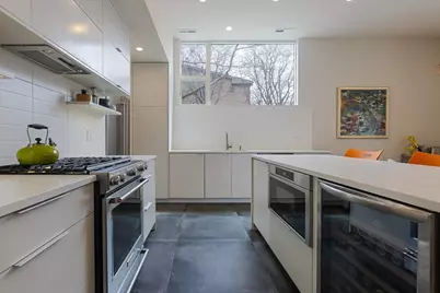 559 E 50th Street, Chicago, IL 60615 - Photo 14